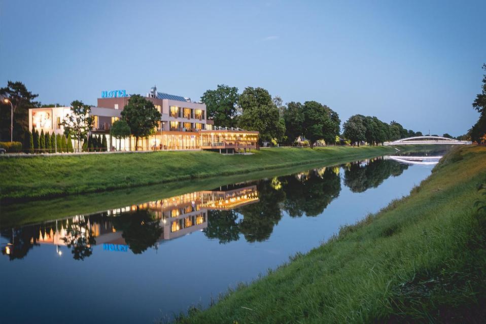 ניטרה Hotel River מראה חיצוני תמונה