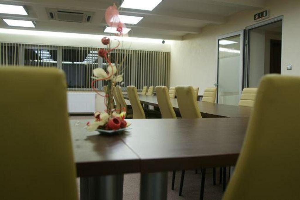 ניטרה Hotel River מראה חיצוני תמונה