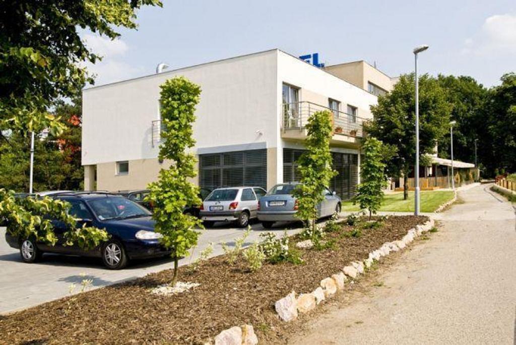 ניטרה Hotel River מראה חיצוני תמונה